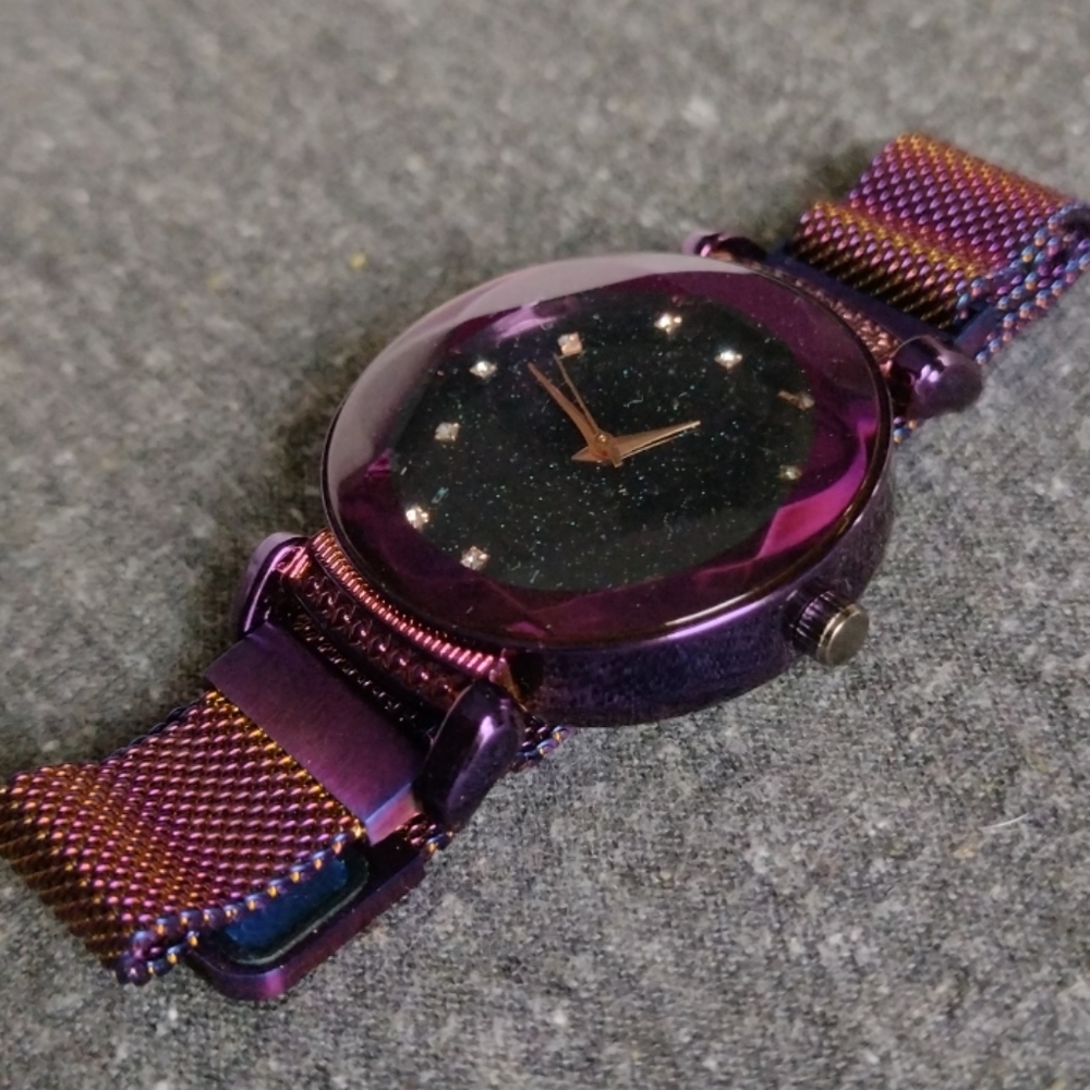 Crystal Magnetic Watch